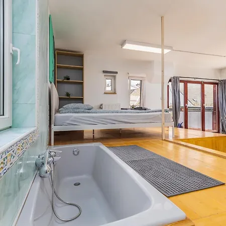 Center Penthouse - Huge Terrace And Free Parking - Tram/metro - Ac Appartamento Budapest