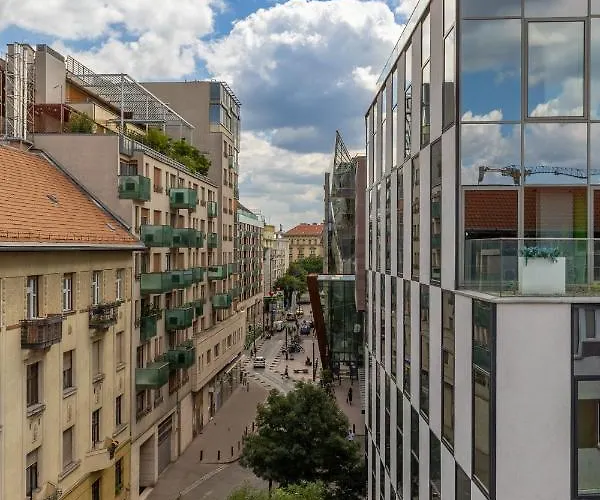 Appartamento Center Penthouse - Huge Terrace And Free Parking - Tram/metro - Ac *