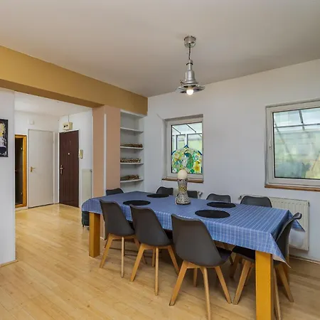 Center Penthouse - Huge Terrace And Free Parking - Tram/metro - Ac דירה