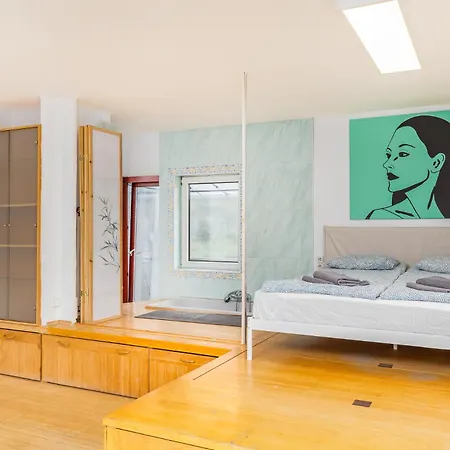 Center Penthouse - Huge Terrace And Free Parking - Tram/metro - Ac דירה *