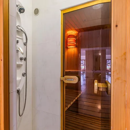 דירה Center Penthouse - Huge Terrace And Free Parking - Tram/metro - Ac בודפשט