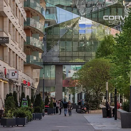 Apartament Center Penthouse - Huge Terrace And Free Parking - Tram/metro - Ac